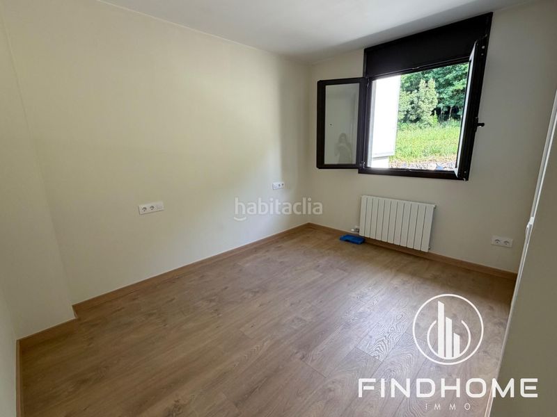 Foto 6066bb12-3095-4e54-9d94-8db0b4b0e341. Casa a schiera in carrer carrer miquel servet in Olot