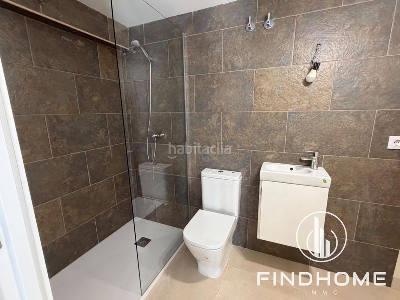 Foto acd55965-8d0d-425b-b035-dba14d9276d2. Casa a schiera in carrer carrer miquel servet in Olot