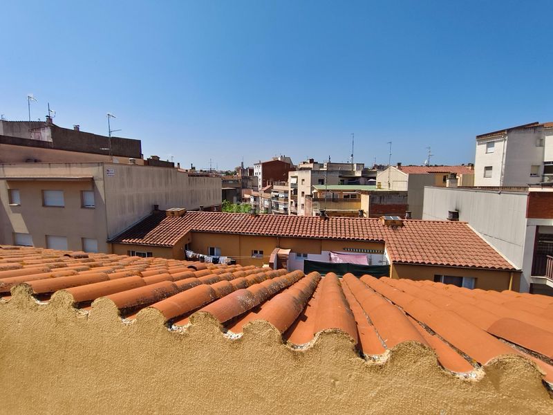 Foto e04a1c71-96c7-4b70-b36f-78b1e49c6478. Àtic a carrer carrer compositor abdó mundi a Eixample-Horta Capallera Figueres