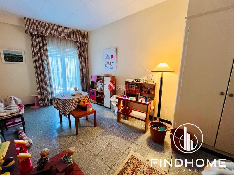 Foto 3bd434c7-af12-4256-8958-8410958f4738. Edificio in Olot