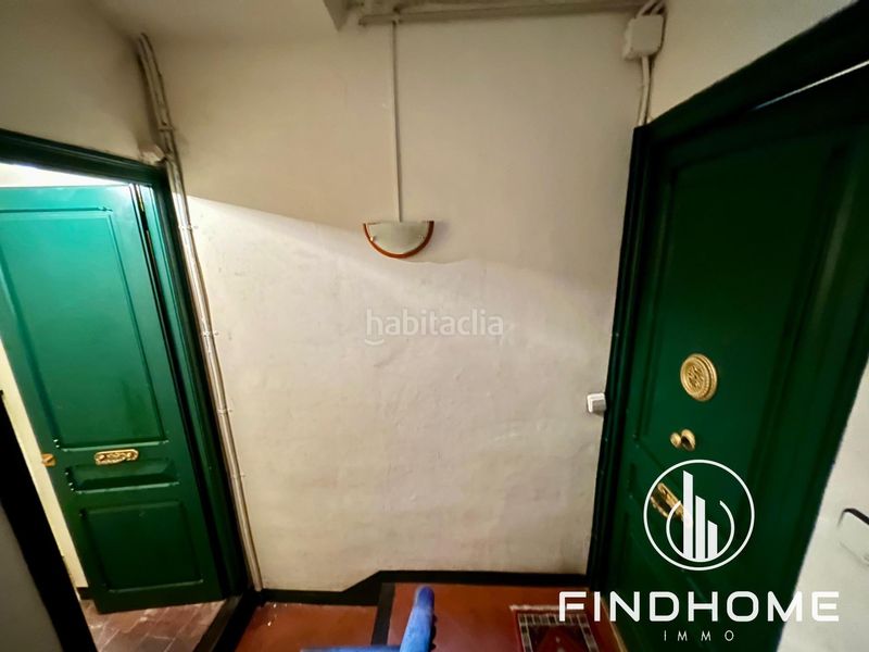 Foto d6798445-648b-4392-9f90-98b096fb2f5d. Edificio in Olot