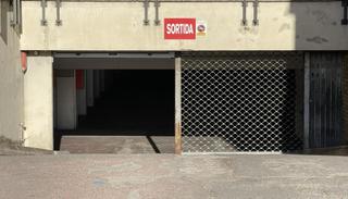 Aparcament cotxe a Olot