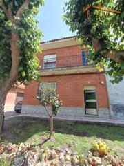 Casa adossada a Novés