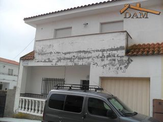 Semi detached house in Burujón