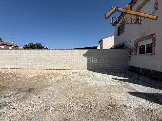 Foto 112913f3-19d6-4a53-bdaa-42df5cd9844a. Casa aparellada a Carmena