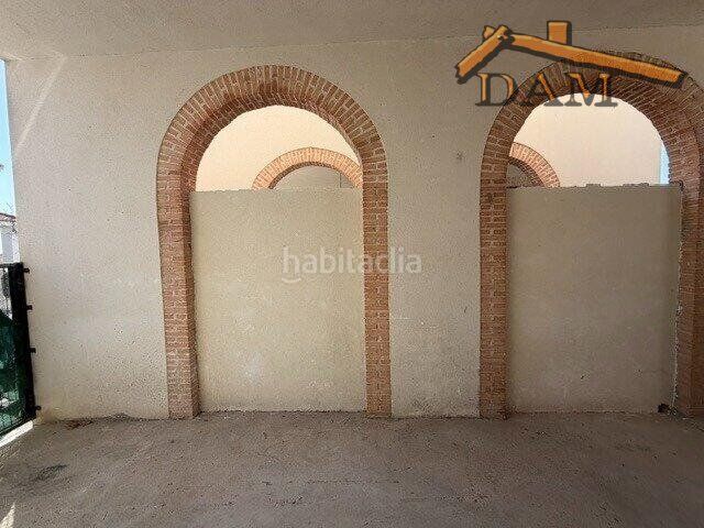 Foto 5cbf8484-69d9-4948-aab8-bacbbbd2ff16. Casa aparellada a Carmena