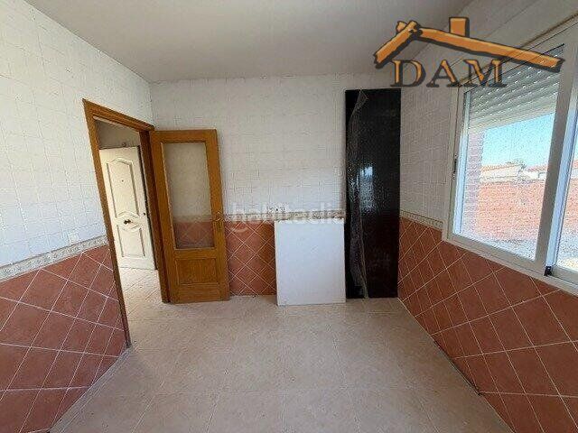 Foto 63da5680-f8e6-4b61-b1e2-a6456c8415ab. Casa aparellada a Carmena