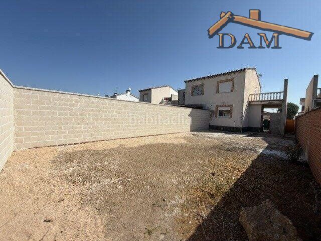 Foto 7d8d0804-117c-44b1-87eb-f3c85593b691. Casa aparellada a Carmena