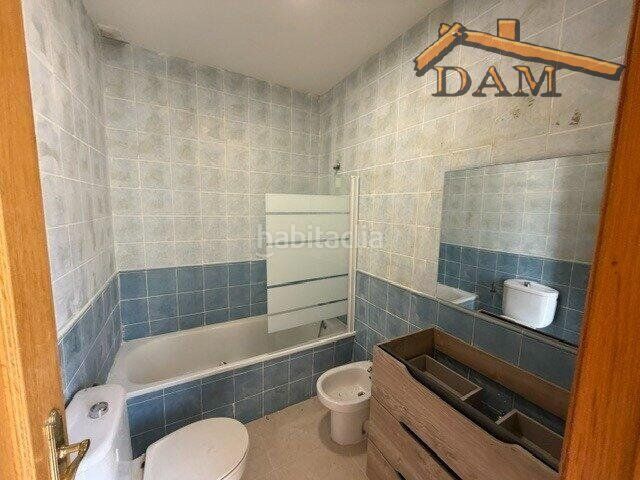 Foto 816f7f34-e5ea-40ce-afc8-366e6c8d9478. Casa aparellada a Carmena