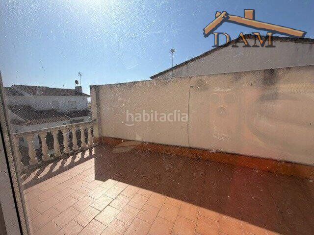 Foto 97bfa279-ab77-4a30-ac90-ecb849e75427. Casa aparellada a Carmena