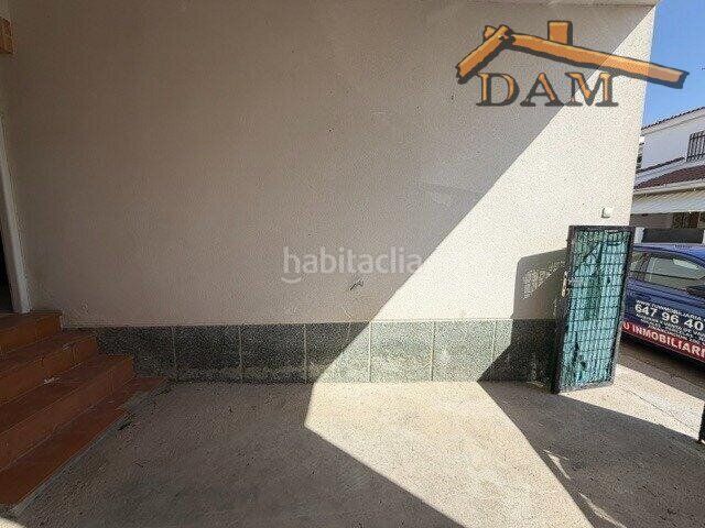 Foto 985d8541-0ef4-49b5-ad10-c3b32ce618a6. Casa aparellada a Carmena