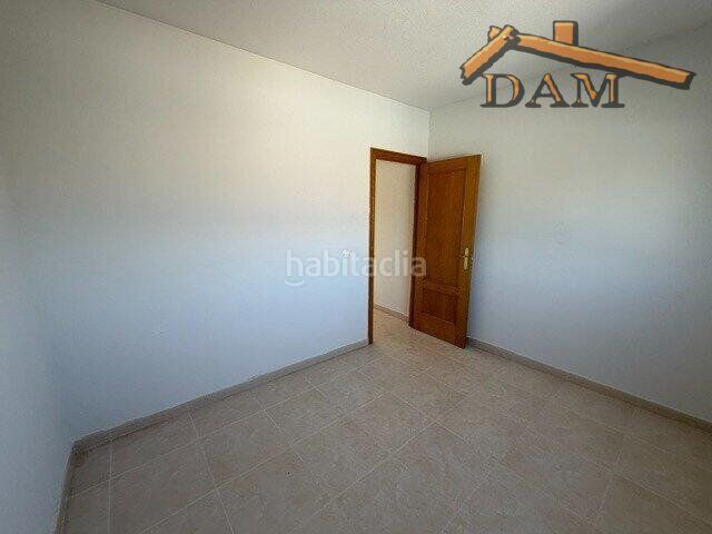 Foto cb5bc1af-7db9-406f-aa98-edc96b2d1e4d. Casa aparellada a Carmena
