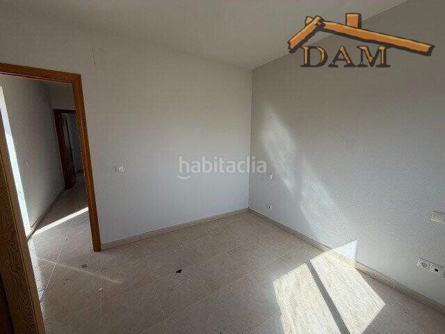 Foto e821280c-f406-4d20-b13e-cc6e11489af0. Casa aparellada a Carmena