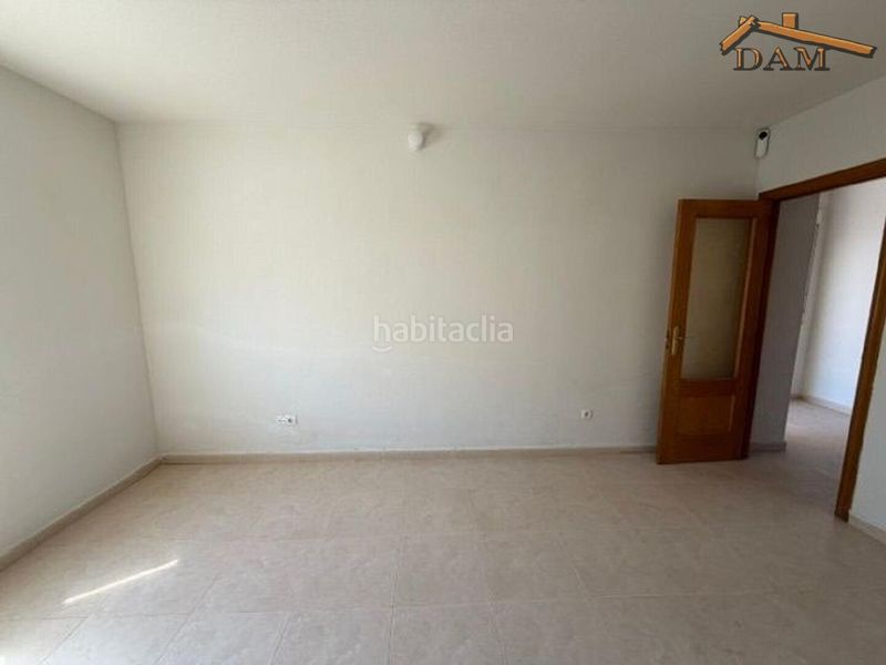Foto ac333fd2-510c-46c3-b8ff-11848a4a5b80. Casa pareada en Carmena