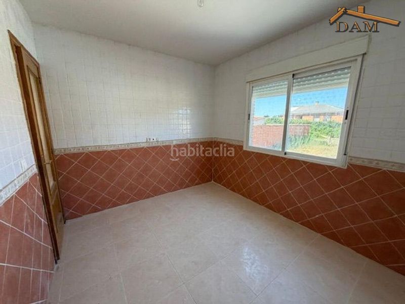 Foto b1711f06-4a52-471c-8eb9-148dd33b4106. Casa pareada en Carmena