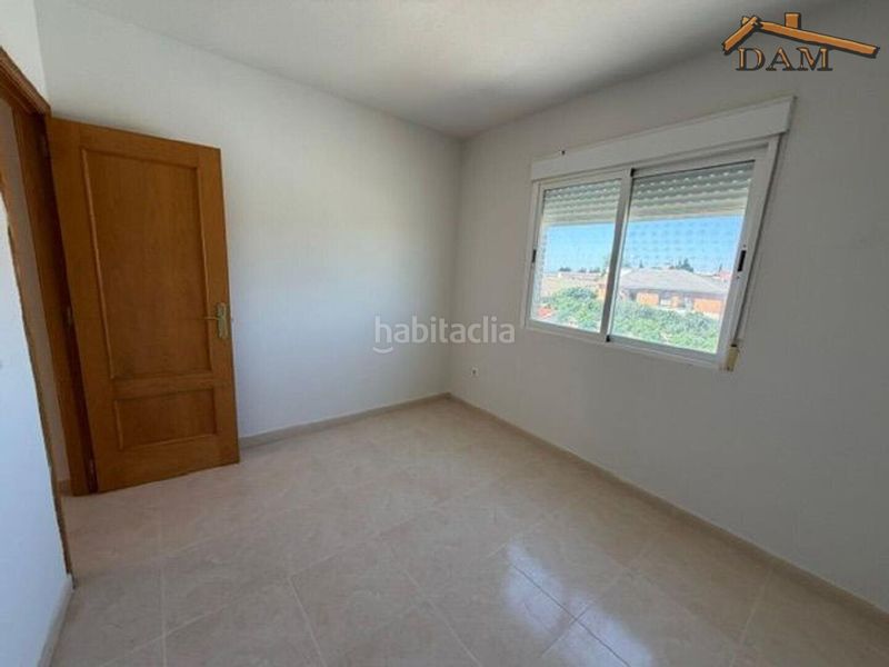 Foto c8b7700b-4f33-4743-aae6-5e4f314b1c83. Casa pareada en Carmena