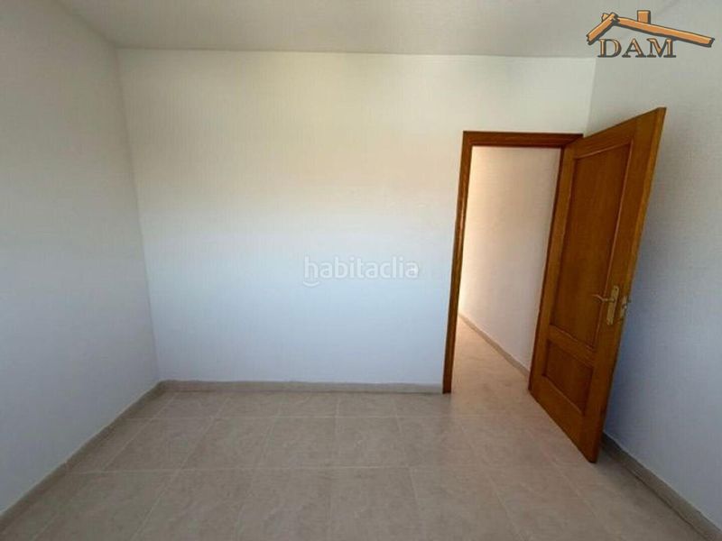Foto f460e270-7fd2-44d9-bc88-f6daf2f6505f. Casa pareada en Carmena