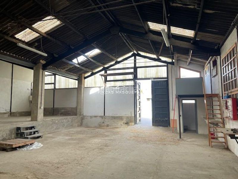 Foto a4d32c5c-dfec-453e-8d64-843eb20f8867. Nave industrial conjunto de naves en venta en Sant Llorenç d´Hortons