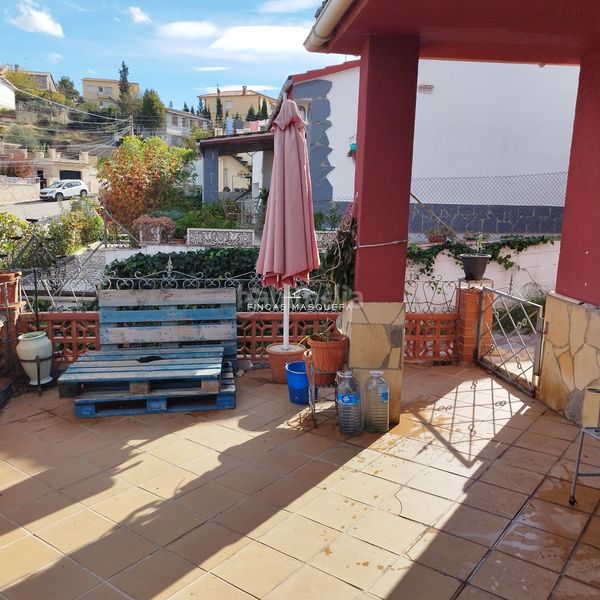 Foto c59e8f62-1545-43b0-b44f-fcead6ebf9e4. Xalet amb aparcament a Masquefa