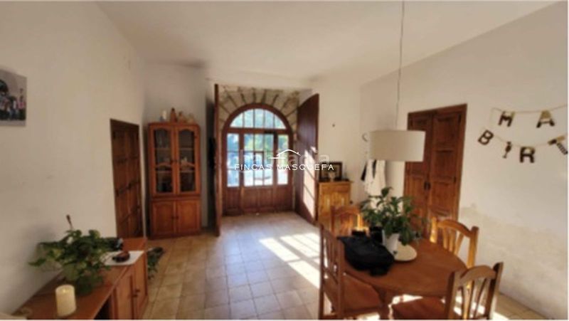 Foto bc2cf67a-0668-4a12-bdbf-9d6dc18c5960. Casa amb piscina a Cabrera de Mar