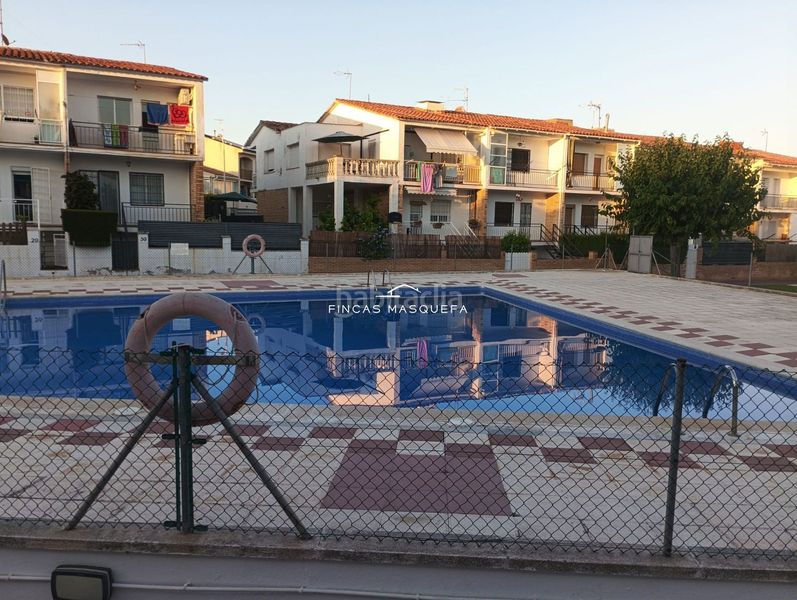 Foto 0021c52e-ff56-4b06-b978-07b04365767e. Casa adossada amb calefacció aparcament piscina a Coma-ruga