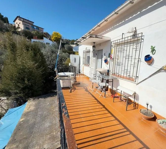 Foto 0a96900b-534e-487e-aba8-eb7c4cd9bab7. House with parking pool in Sant Esteve Sesrovires