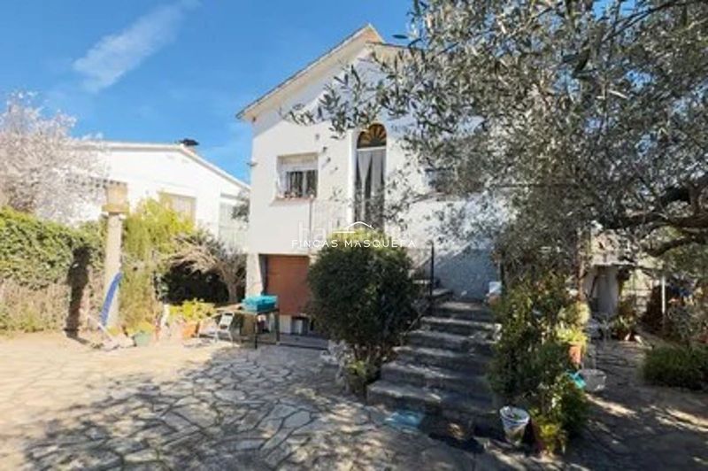 Foto 2f349a5a-1085-4593-8c64-f7e0c6c0c76b. House with parking pool in Sant Esteve Sesrovires