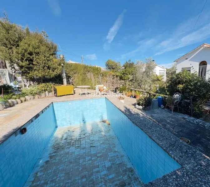 Foto f614f01f-b913-4884-8355-08df9ef280f5. House with parking pool in Sant Esteve Sesrovires