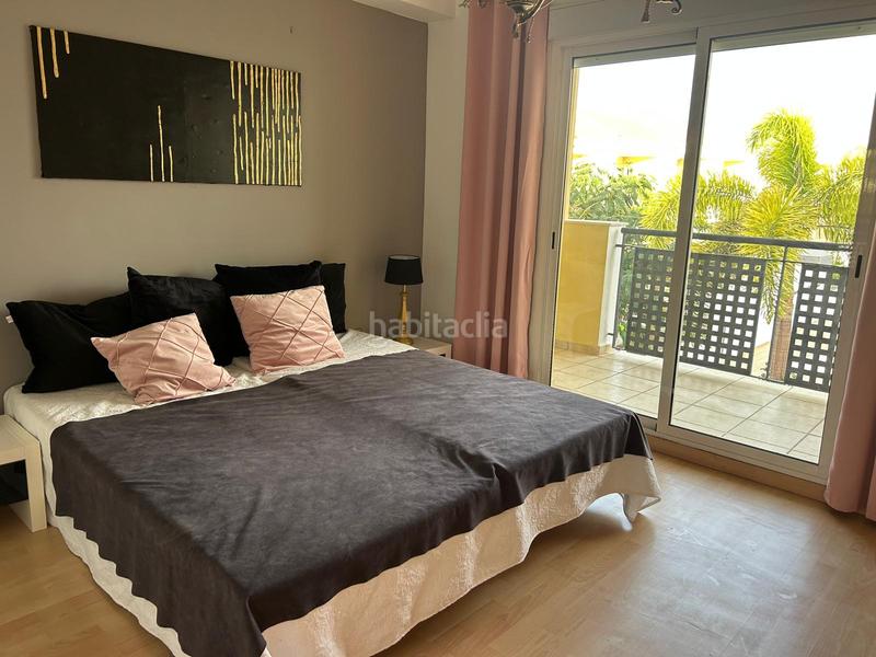 Foto 3b831a71-6cf5-4783-bd00-a50aaa4b62cb. Casa a schiera con parcheggio in Playa Fañabé Alto Adeje