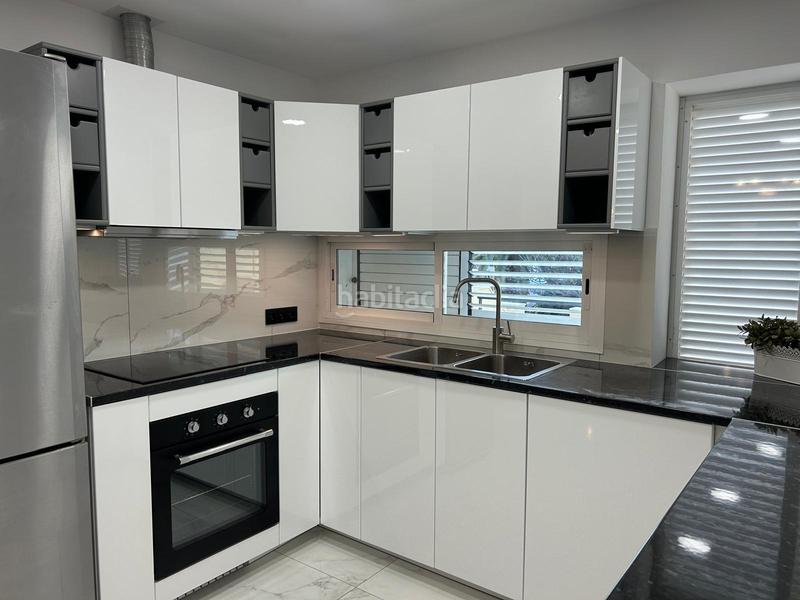 Foto e996a085-107e-48be-9998-6695a7b32d2b. Casa a schiera con parcheggio in Playa Fañabé Alto Adeje