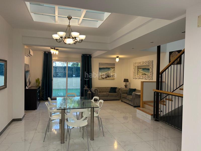 Foto f3c683a1-8cf6-460f-a522-82de477d07a6. Casa a schiera con parcheggio in Playa Fañabé Alto Adeje