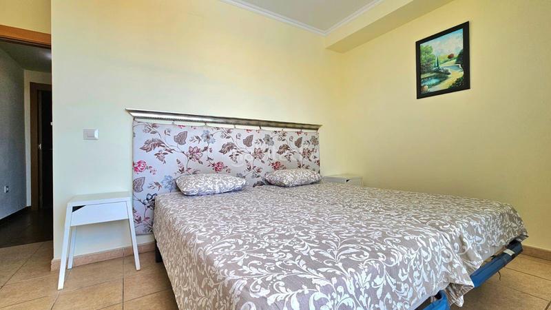 Foto 74af8b6c-a84d-40a4-a789-ab2785797cf8. Chalet avec parking piscine dans Playa Fañabé Alto Adeje