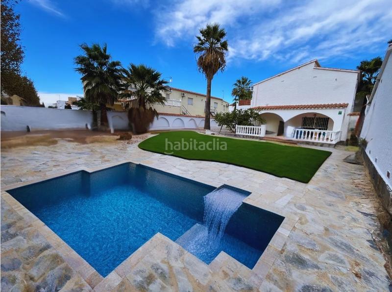 Foto 9ac461b7-6fc4-4639-ae4e-a41863a641ea. Flat with heating parking pool in Montgrí Empuriabrava