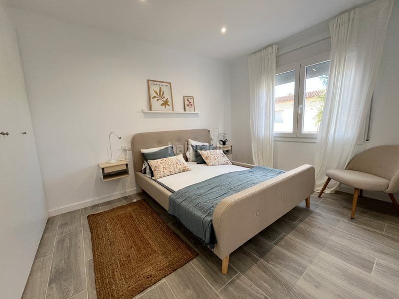 Foto 28feb67e-07ca-4fea-b032-ac86417cc418. Pis amb calefacció aparcament piscina a Montgrí Empuriabrava