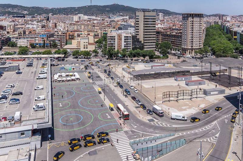 Foto dc37d79f-b72d-4b55-924d-4218712278ec. Parking voiture dans Barri de les Corts Barcelona