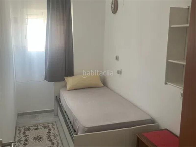Foto a58be7b6-01ca-4b15-b25f-4ed55e188308. Miete etagenwohnung in Barrio Benicalap Valencia