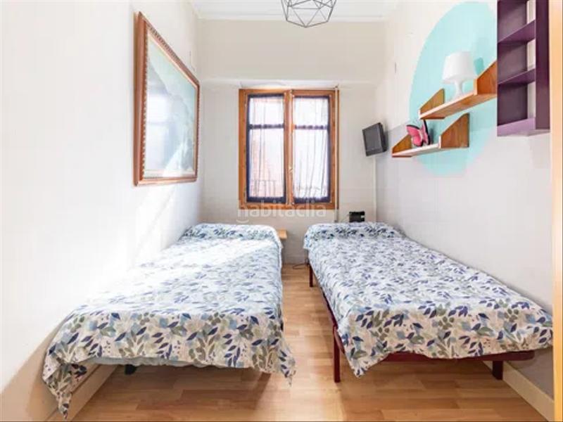 Foto a6e2b27c-5a14-4fa8-a8d9-bede3bd8fdc6. Etagenwohnung mit heizung in Russafa Valencia