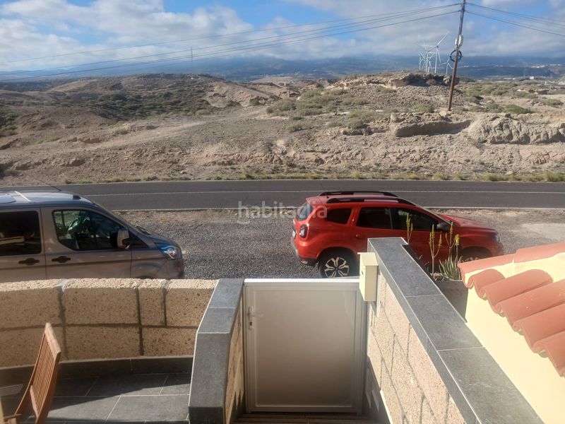 Foto a307dfcd-07f4-4bea-9f9f-0ec1a46063c1. Xalet amb aparcament a Arico