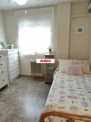 Pis a Avenida del ferrocarril