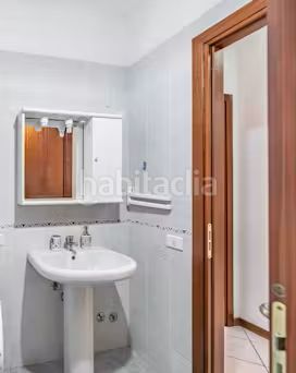 Foto 4bab4bd2-7824-43b9-9939-10a4e5cdedd7. Piso en Torrefiel Valencia