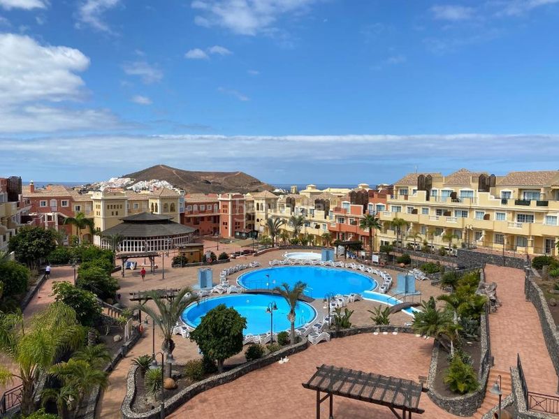 Foto 8443b938-2a3d-4372-a4ef-83ece0ee5d5a. Dúplex amb piscina a Los Cristianos Arona