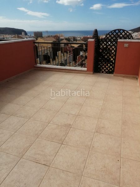Foto 4e584431-e3a4-4668-b64f-221ba50ee6c3. Àtic amb piscina a Los Cristianos Arona
