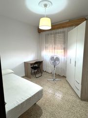 Miete Etagenwohnung  Colon