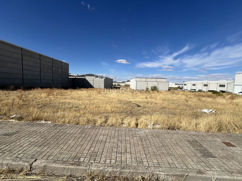 Foto 09e86f5e-0486-49f5-9cd8-f42d16031236. Area edificabile industriale in Almagro