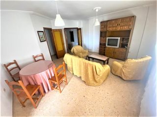 Miete Etagenwohnung  Bondad
