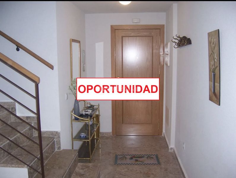 Foto d27cdcf8-3b9c-47ac-b7c5-ef8eb0e215bc. Dúplex amb aparcament a Ciudad Jardín Ciudad Real