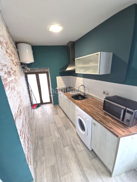 Foto 0cf4d3f6-403e-498d-9b4f-53ae3dd9ec06. Alquiler apartamento en Casco Antiguo Cáceres