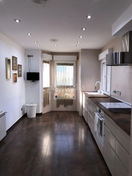 Foto 5612874b-c425-4a08-8d19-0bac49339318. Chalet mit heizung parking in Ensanche - Sar Santiago de Compostela