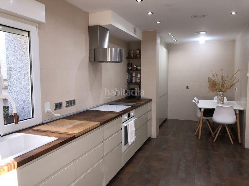 Foto b5eb1b11-e8fa-48b5-b814-bb945a3f8052. Chalet mit heizung parking in Ensanche - Sar Santiago de Compostela