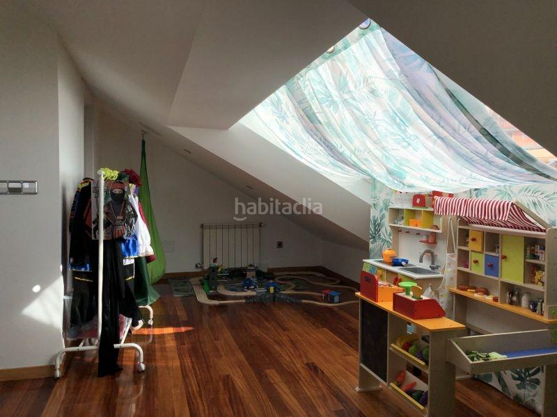 Foto 17390f4d-1a7c-48eb-8b1f-f72b89a576f7. Chalet en Ensanche - Sar Santiago de Compostela